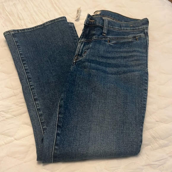 Madewell Denim - NWT kick out crop Madewell Jeans